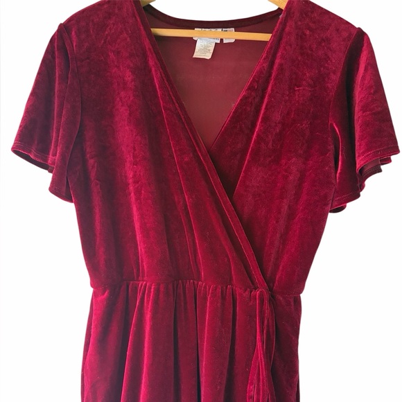 Jody Dresses & Skirts - Vtg 90’s Velour Elegant Red Wrap Dress. 💃